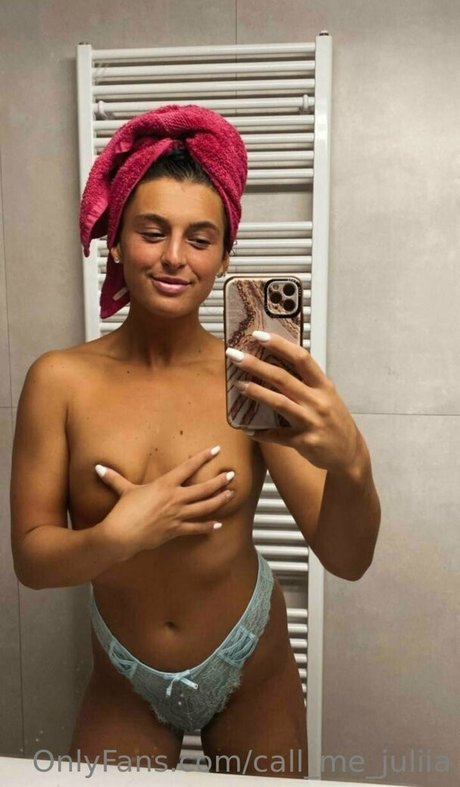 call me juliia modèle magnifique photos