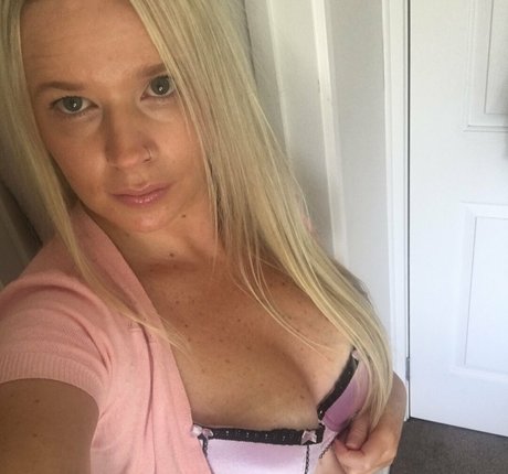 dvpgirlnextdoorxxx modèle img