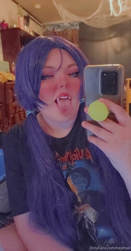 heyittae actrice pornographique photo