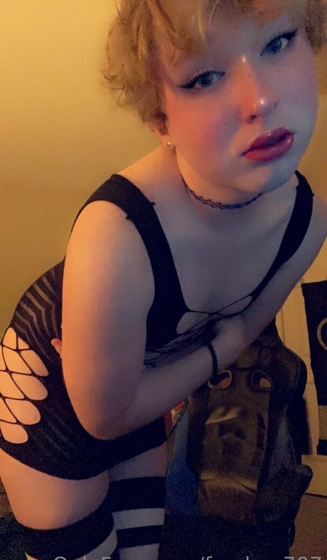 femboy707 actrice libre des photos