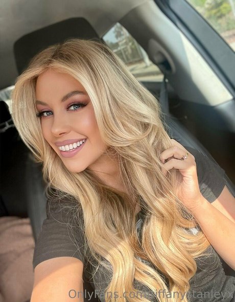 tiffanystanleyx modèle joli des photos