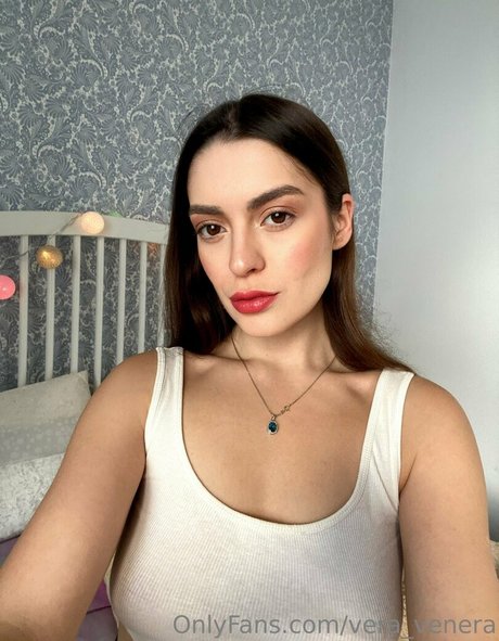 vera venera jolie étoile photo