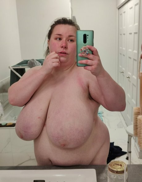 meloniekares beau modèle img