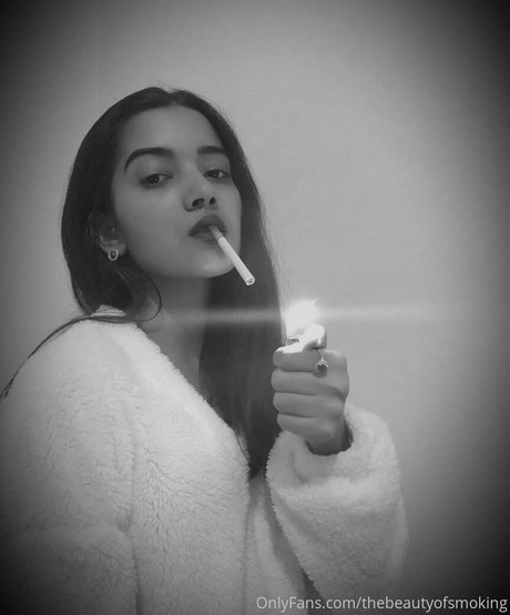 thebeautyofsmoking étoile chaude galeries