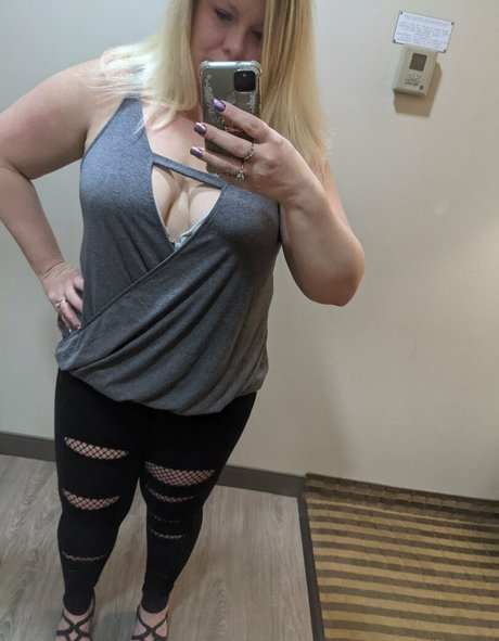 grande rousse onlyfans nus exclusifs galeries