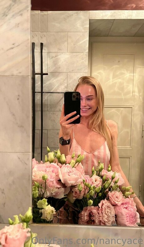 NancyAce star érotique image