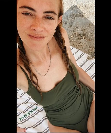 Emily Wickersham modèle joli archive