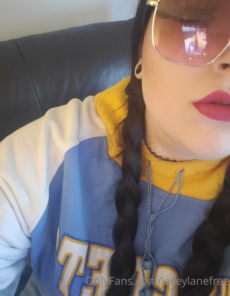 laceylanefree modèle pornographique des photos