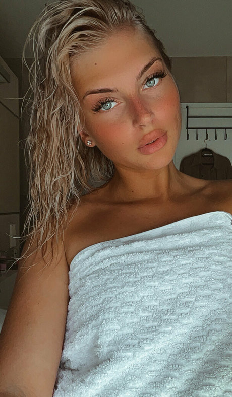 Lia Engel modèle meilleur galeries