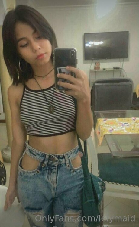 lelymaid modèle adulte photo