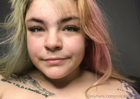 ciricesinssfw actrice érotique photos