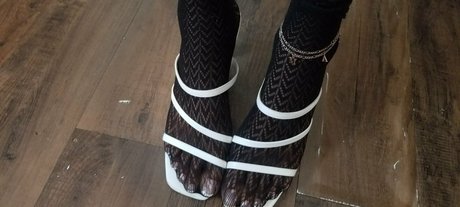 cfootgoddessx belle actrice des photos