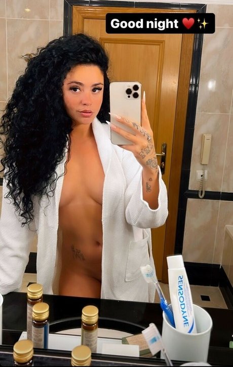 Yonamarques_ star du porno chaud photo