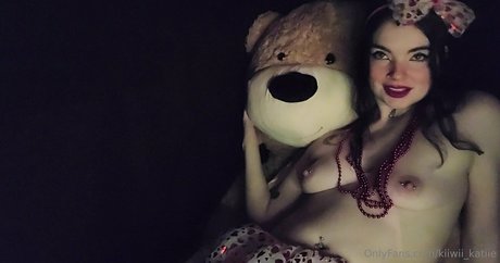 kiiwii katiie xxx étoile image