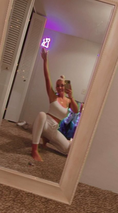 andi111 modèle adulte galerie