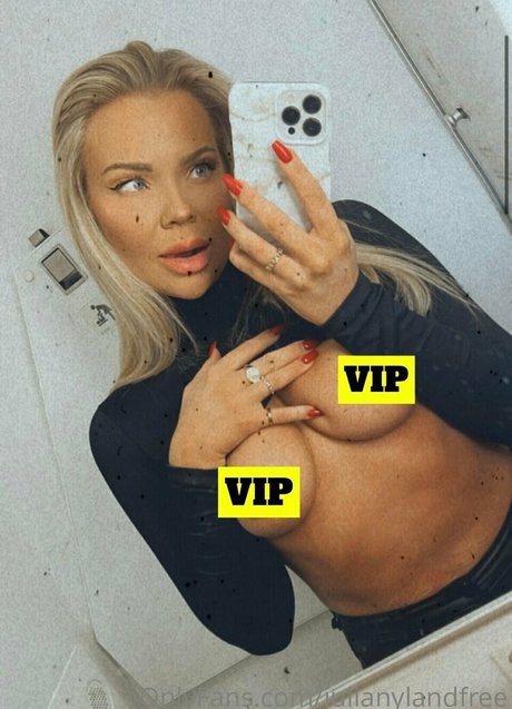 julianylandfree étoile exclusive photos