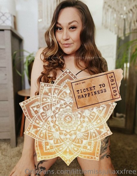 littlemissjuliaxxfree star du porno belle image