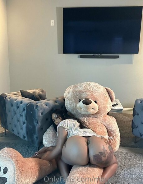 moreofmoriah étoile adulte photos