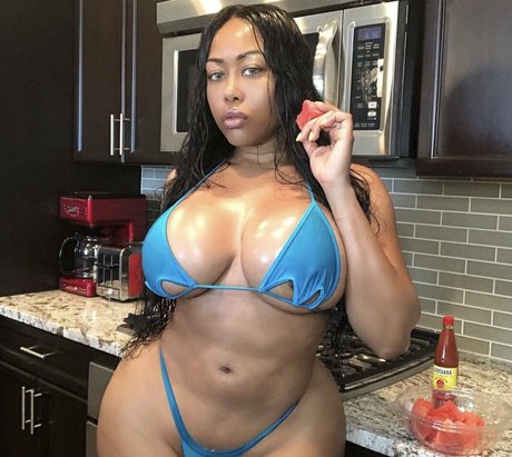 moreofmoriah beau modèle img