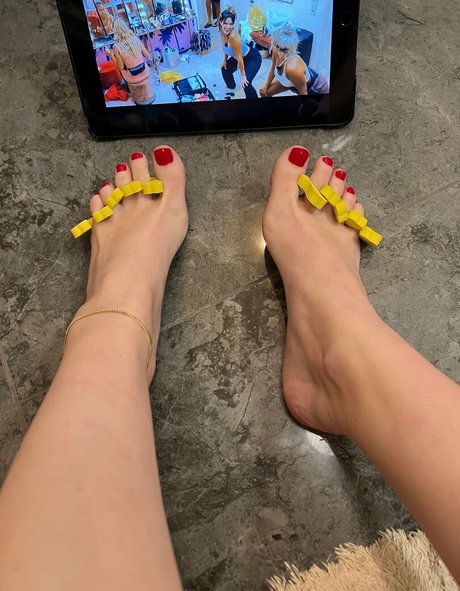 bellas paws modèle sexy img