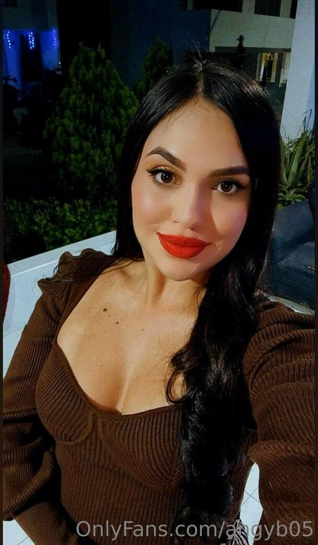 angyb05 actrice érotique photo