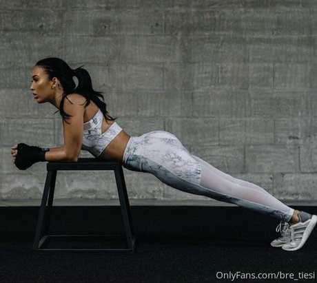 maman asiatique onlyfans assez érotique collection