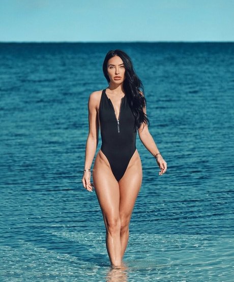 bre tiesi actrice chaude galeries