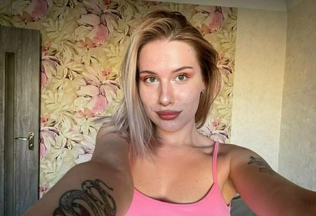 tati blonde étoile gratuite galeries