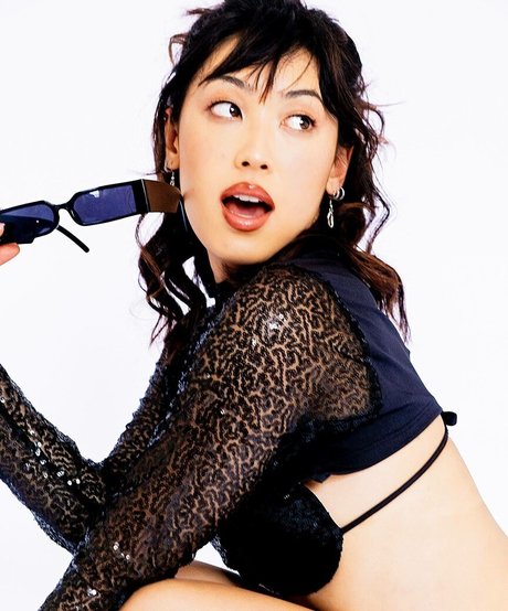 Ana Hikari modèle sympa img