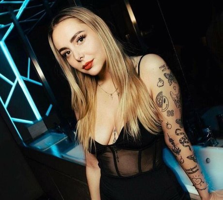 Elliloretta modèles nus img