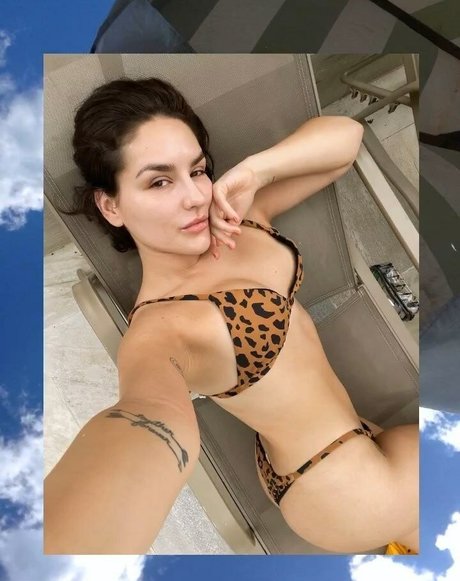 Kefera Buchmann modèle chaud galerie