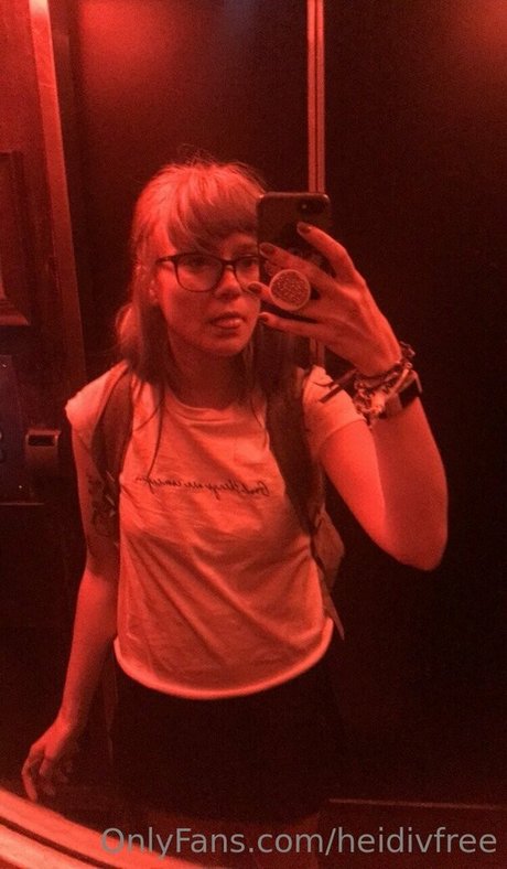 heidivfree étoile érotique photos
