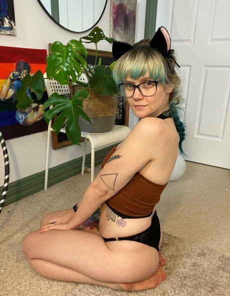 heidivfree modèle érotique photos