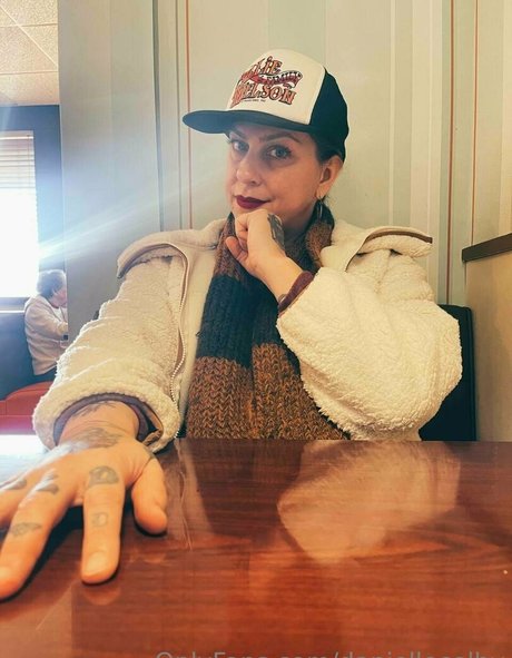 daniellecolby art modèle archive