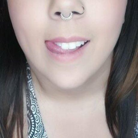 lilmissnaaya modèle exclusif photos