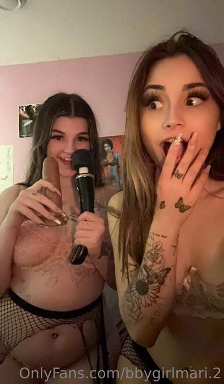 bbygirlmari 2 star du porno en haute qualité photo