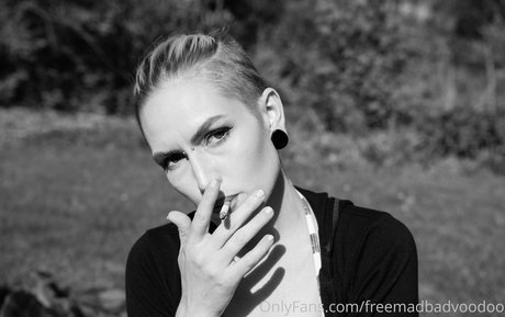 freemadbadvoodoo star du porno en haute qualité collection