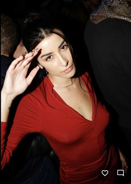 dela roo modèle érotique images