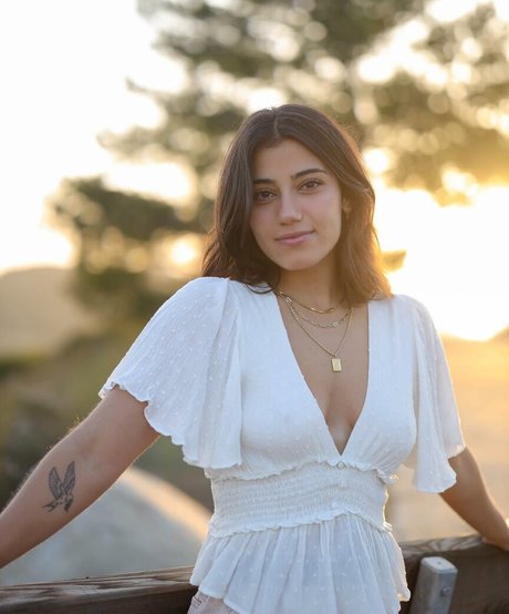 Sara Saffari sexe de star du porno images