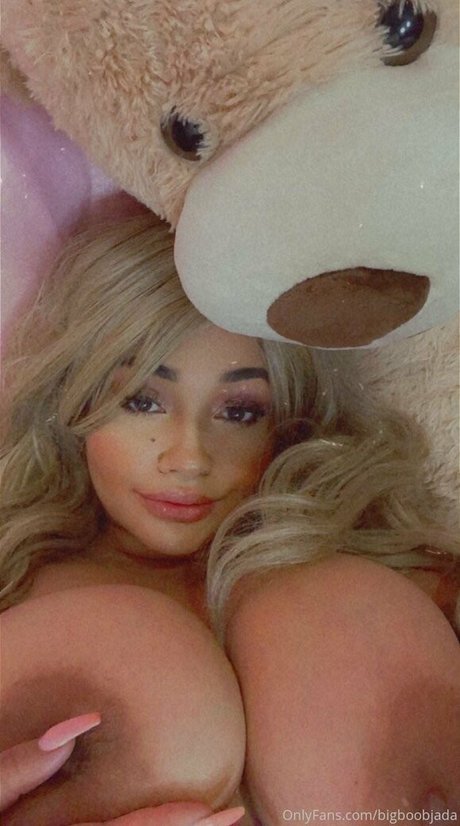 bigboobjada actrice artistique images