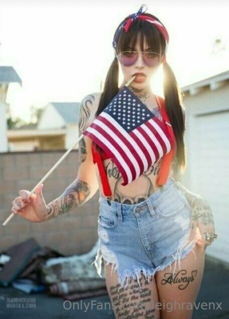 leighravenx star exclusive img