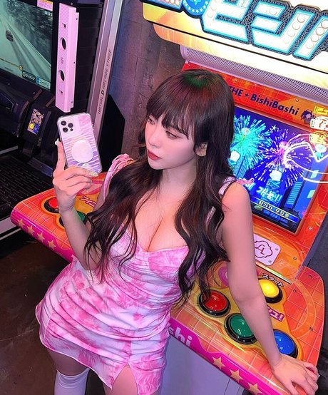 dami amond beau modèle archive