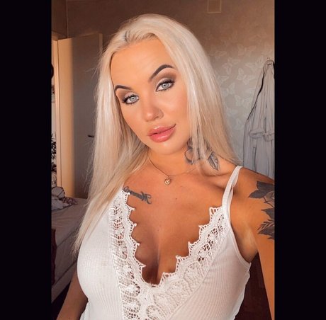 bloondiieee star du sexe photos