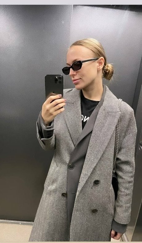 your nice aislin modèle porno photos