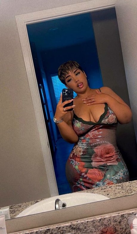 Trap7x star du porno belle photos