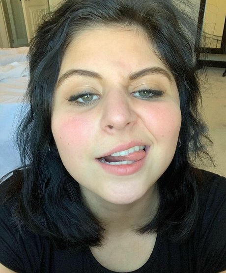 Caroline Casbon star du porno chaud images