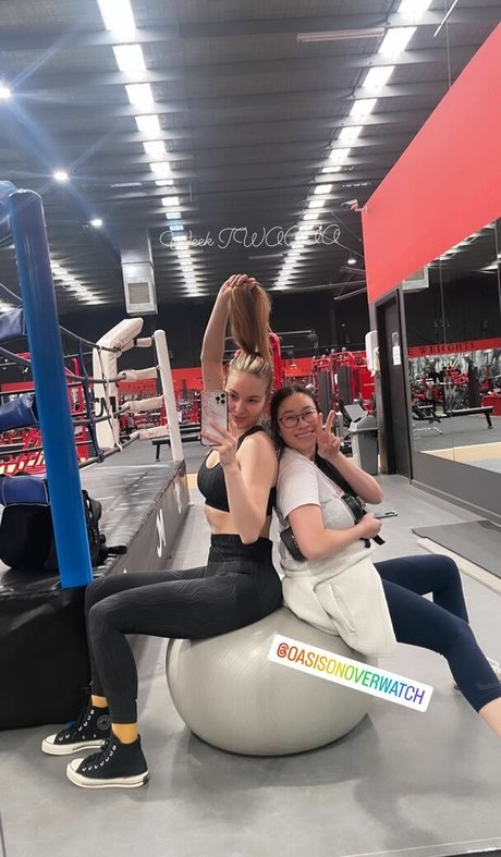 Oasisonoverwatch star du porno sexy image