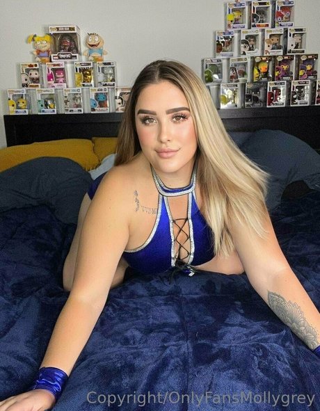 itsmollygrey belle actrice photos
