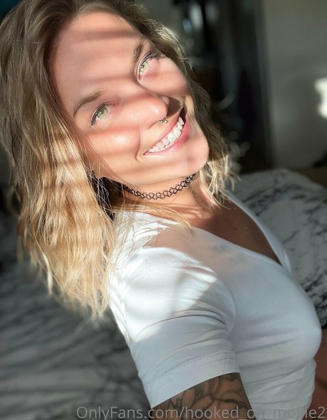 hooked on mollie2 nus étoiles image