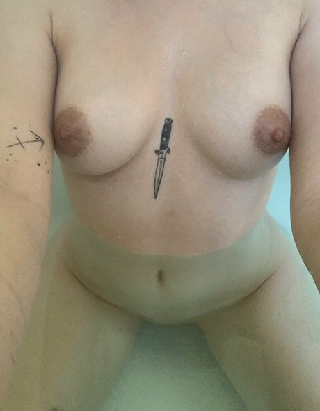 femboy à grosse bite onlyfans pornographique de haute qualité photo